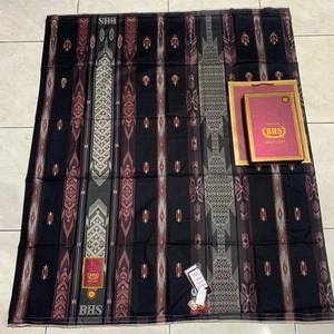 Lungi Jacquard de Indonesia BHS Excelente, color dorado, tipo JGF, Sarong tradicional estilo Islas del Pacífico Asiático - Product Image 1