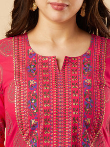 Conjunto de Kurti y Pantalón de Algodón Rojo de Secado Rápido para Mujer, con Dupatta, Estilo Tradicional Indio-Pakistaní, Largo hasta la Rodilla, Corte Regular, para Diwali y Bodas - Product Image 5