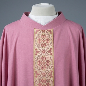 Casulla semigótica rosa premium de brocado damasco con orfebre, vestimenta litúrgica para sacerdotes católicos, traje de clérigo para misa. - Product Image 3