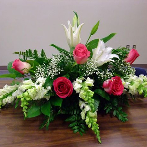 Plateau floral en plastique durable, léger et robuste, avec 1 brique de mousse florale, idéal pour la décoration et les arrangements de fleurs fraîches - Product Image 1