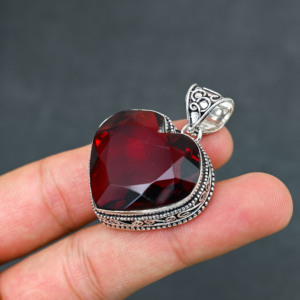 Pendentif de créateur de 1,80 pouce en argent sterling 925 plaqué, orné de grenat rouge synthétique étincelant de qualité supérieure, pour femme, vente en gros - Product Image 4
