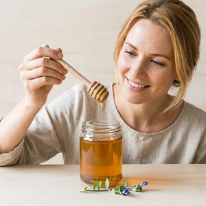 Custom Laser Engraved Mirror Polish Wooden Honey Dipper for Honey Gift Set Eco-Friendly Long Handle Wholesale - Product Image 1