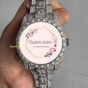 Montre de luxe artisanale en acier inoxydable, cadran romain entièrement serti de moissanite argentée, avec fenêtre en verre, 20 mm - Product Image 1