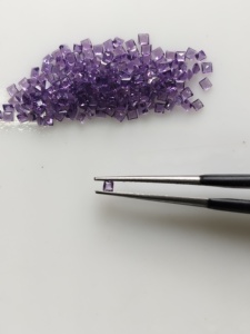 Ametyste africaine naturelle, taille carrée étagée de 1,5 mm, violet, meilleure qualité, pierres précieuses en vrac pour la fabrication de bijoux - Product Image 1