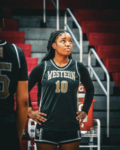 Derniers vêtements d'entraînement personnalisés Vêtements de basket-ball en maille pour femmes Kit complet par sublimation Uniforme de basket-ball jaune noir pour filles - Product Image 2