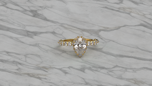 Élégante bague de fiançailles plaquée or 18K 14K avec diamant de laboratoire taille poire et halo, et bande pavée de diamants ronds, bague fine solitaire pour femme - Product Image 4