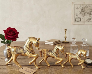 Collection de figurines de chevaux en laiton artisanales – Élégante sculpture équestre en métal détaillée – Statue animale pour décoration de table et de maison - Product Image 4