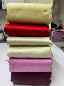 Tissu en Soie Brute Dupionne Pure de Qualité Supérieure, Matière Textile de Luxe pour Vêtements, Fournisseur en Gros, Textiles Artisanaux de Créateur - Product Image 2