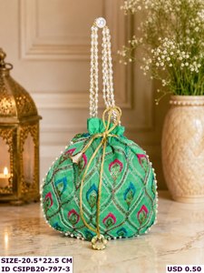 Pochette Potli Batua brodée artisanale indienne, élégante et légère, idéale pour les cadeaux de mariage, les cadeaux de remerciement et les occasions spéciales. - Product Image 3
