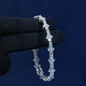 Pulsera de tenis de lujo para mujer y hombre, de plata 925 con moissanita, corte brillante redondo, engaste geométrico de puntas, joyería de boda - Product Image 3