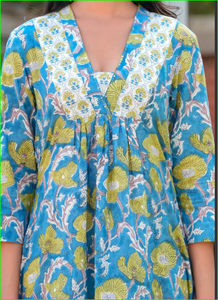 ชุดคุรตะทรงเอไลน์ลายดอกไม้สีฟ้าแบบพิมพ์ลายด้วยมือ ชุดคุรตะซัลวาร์ - Product Image 2