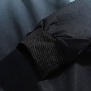 Sweat-shirts modernes avec tissu de qualité supérieure et design épuré, parfaits pour la mode streetwear et le style de tous les jours. - Product Image 4