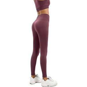 Ensemble de tenues de yoga pour femmes : Leggings taille mi-haute et soutien-gorge de sport assorti, motif écossais, légers, respirants et à séchage rapide pour la gym et le fitness - Product Image 3