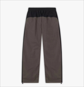 Survêtement coupe-vent streetwear léger et écologique pour homme, personnalisé en polyester et coton, couleur unie - Product Image 6