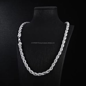 Cadena Cubana de Plata de Ley 925 con Incrustaciones de Diamantes Moissanite de 9.7mm, Diseño Personalizado, en Venta a los Mejores Precios - Product Image 1