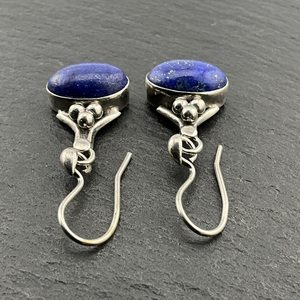 Boucles d'oreilles pendantes fantaisie en argent sterling et lapis-lazuli vintage, bijoux faits à la main avec pierres précieuses bleues, cadeau élégant pour femmes - Product Image 6