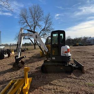 Excavadora Bobcat E55 de Alta Calidad, Compacta, con Brazo Hidráulico para Proyectos de Construcción y Movimiento de Tierras - Product Image 2