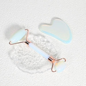 Ensemble <span class=keywords><strong>de</strong></span> soins <span class=keywords><strong>de</strong></span> la peau haut <span class=keywords><strong>de</strong></span> gamme 2025 : Rouleau <span class=keywords><strong>de</strong></span> jade pour le visage en pierre d'<span class=keywords><strong>opale</strong></span> avec cadre doré et ensemble d'outils <span class=keywords><strong>de</strong></span> soin <span class=keywords><strong>de</strong></span> la peau en forme <span class=keywords><strong>de</strong></span> cœur en gua sha blanc pour 6 <span class=keywords><strong>bienfaits</strong></span> pour la peau - Product Image 1