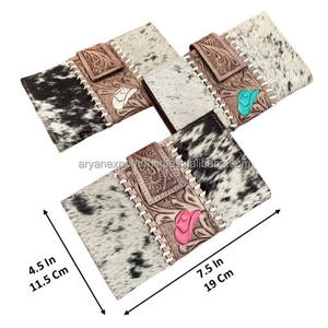 Nueva Cartera de Cuero Vacuno con Pelo Estilo Occidental, Cartera Larga Bifold de Cuero Repujado Hecha a Mano con Múltiples Ranuras para Tarjetas - Product Image 2