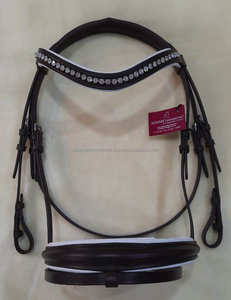 Juego de bridas de caballo de cuero de alta calidad con banda de cejas de cristal y banda nasal acolchada suave patentada - Product Image 2