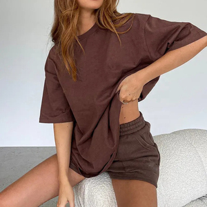 Camiseta de Alta Calidad para Mujer en Tallas Grandes con Bordado y Plumas, 100% Algodón Orgánico - Product Image 5