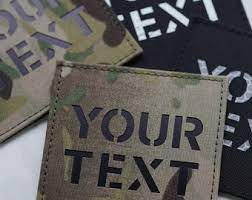 Parches Bordados Cortados con Láser de Fábrica OEM con Revestimiento de Transferencia Térmica para Uniformes Escolares y Ropa de Equipo - Product Image 4