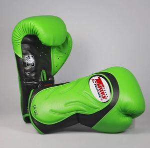 Gants de boxe d'entraînement professionnels en cuir de vachette de qualité supérieure, rembourrage haute densité, 16 oz, légers, fermeture auto-agrippante, personnalisables - Product Image 5