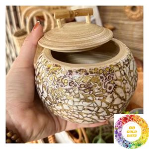 Boîte ronde en bambou avec incrustation de mosaïque de nacre, conteneur artisanal pour l'accentuation de la décoration intérieure et la présentation sur table - Product Image 1