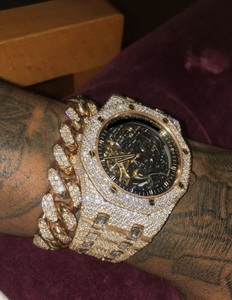 Montre de luxe antique pour homme et femme, cadran carré tendance, en acier inoxydable, avec chiffres romains, ornée de cristaux de quartz et de diamants Moissanite, étanche 5 ATM - Product Image 1