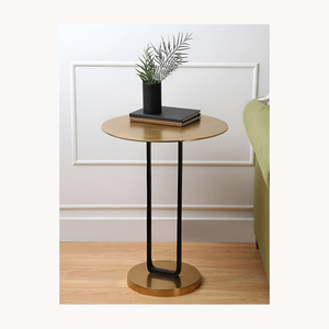 Table d'appoint en métal de luxe avec plateau en verre trempé, design élégant et moderne, personnalisable, nouvelle arrivée - Product Image 4