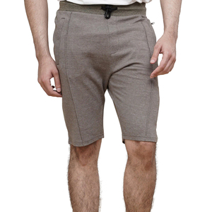 Shorts en jean noir premium personnalisés avec strass pour homme, ourlet brut, fermeture éclair latérale, style streetwear, confort et style réunis - Product Image 1