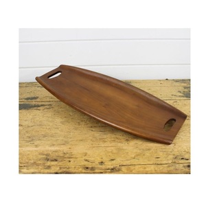 Plateau en bois gravé fait main, élégant et pratique pour la coordination de table, solution de service artisanale pour l'intérieur - Product Image 2