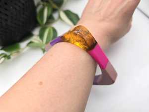 กำไลเรซิ่นพรีเมียม น้ำหนักเบา สวมใส่สบาย มีหลายสี ดีไซน์สวยงามทันสมัย รูปทรงนางฟ้า สีสันปรับแต่งได้ งานฝีมือ - Product Image 5