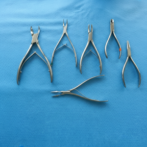 Lote de 6 Instrumentos Quirúrgicos Ortopédicos - Product Image 1