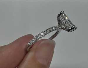Anillos de compromiso de diamantes cultivados en laboratorio Radiant con halo oculto, anillos de boda con detalles redondos, joyería nupcial personalizada de oro macizo de 14k y 18k al por mayor - Product Image 6