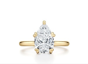 Bague de fiançailles solitaire en or jaune 9 carats avec diamant de laboratoire taille poire 1 carat, bijoux fins pour femmes - Product Image 1