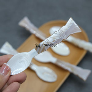 Cuillère élégante en nacre incrustée, cuillère de table de luxe par Tradebyd - Product Image 6