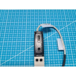Interruptor de Presión de Aire Compacto CKD APS-6D5-W, Usado como Pieza de Repuesto para Equipos Legacy Semiconductor - Product Image 5
