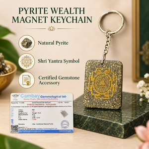 Llavero Rectangular Tallado con Diseño de Sri Yantra en Dorado sobre Fondo Moteado, Arte Portátil Coleccionable con Temática Budista - Product Image 3
