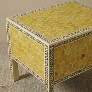 Mesa de centro con incrustaciones de hueso, otomana con cajones, taburete de almacenamiento de madera hecho a mano, forma irregular, muebles modernos para sala de estar de Rajasthan - Product Image 3
