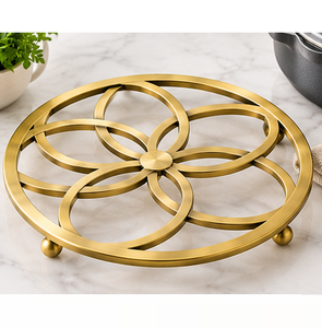 Sous-plat rond en acier inoxydable doré à motif floral, résistant à la chaleur, pour support de pot ou de table - Product Image 4