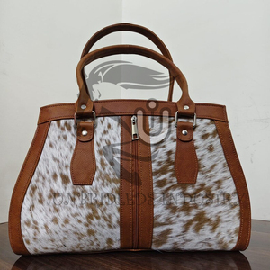 Sac à main artisanal en cuir de vachette brun et blanc avec bandoulière en cuir véritable - Product Image 4