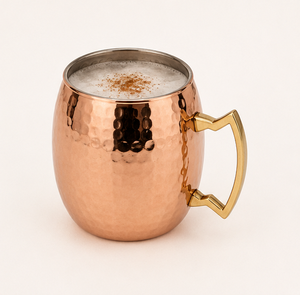Mug Moscow Mule en cuivre pur martelé à la main, écologique, forme baril avec élégante poignée en laiton, parfait pour les cocktails, la bière et les articles de bar. - Product Image 2