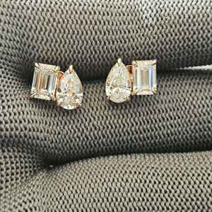 Boucles d'oreilles clous Toi et Moi en Moissanite Scintillante Taille Poire et Émeraude, en Argent 925, Bijoux Fins pour Femme, Cadeau Charmant pour Fiançailles - Product Image 2