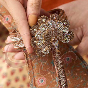 Chaussures tendance pour femmes, imprimées et personnalisables, fabriquées à la main, style Kolhapuri, avec semelle intermédiaire antidérapante - Product Image 6