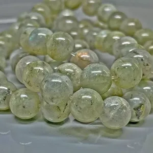 Perles de pierres précieuses en labradorite naturelle de 6 mm, lisses, rondes, qualité B, en fil - Product Image 1