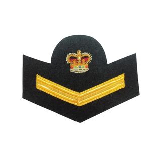 OEM personalizado hecho a mano rango Chevron parche corona brillante oro raya tela bordada expertos sastres Outfitters - Product Image 1