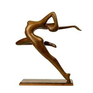 Elegante escultura de aluminio fundido desarrollada mediante movimiento controlado de mínima masa y una estética moderna pensada. - Product Image 3