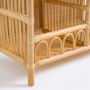 Armoire de rangement vintage en rotin naturel pour enfants avec porte coulissante et panneau en cannage tressé, meuble étagère pour chambre d'enfant ou salle de jeux - Product Image 3
