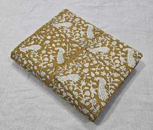 Tela de algodón 100% india hecha a mano, ecológica, con estampado floral tradicional hecho a mano, para decoración del hogar y vestidos. - Product Image 5